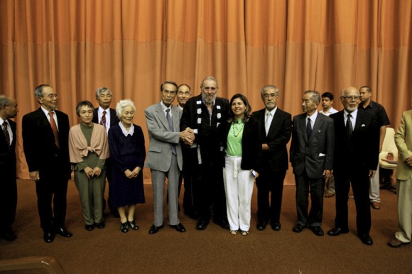 Fidel e Integrantes del Crucero por la Paz - PORTADA