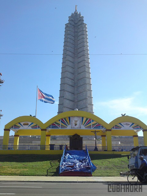 Bienvenido Su Santidad Benedicto XVI - 06 (Altar Plaza)