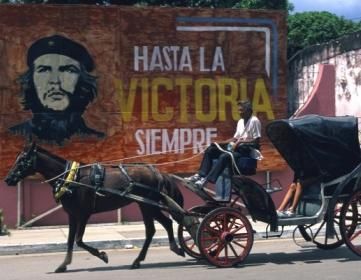 che-guevara-en-saludo-dia-hispano (1)