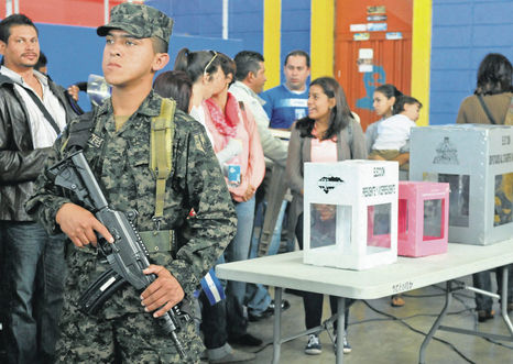 Policia- mesas electorales