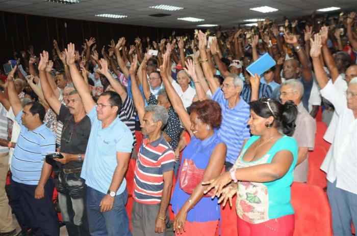 Eligen a Fidel delegado al VII Congreso del Partido