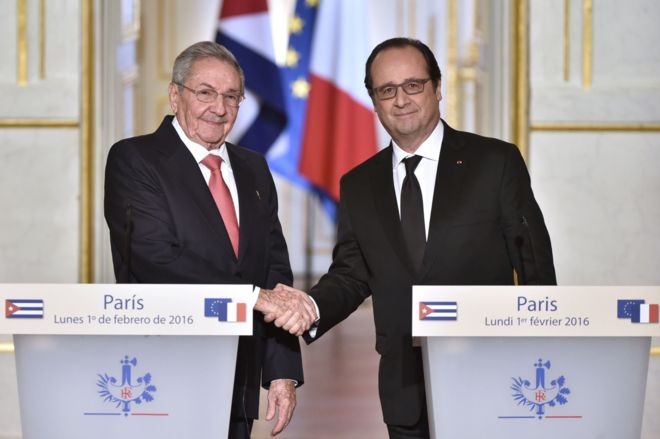  Raúl Castro Ruz junto a François Hollande