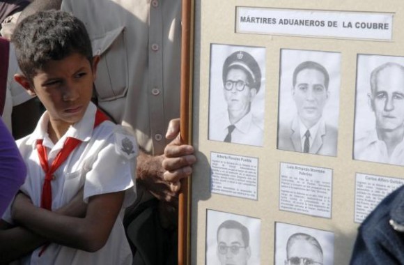 Condena al  atentado La Coubre