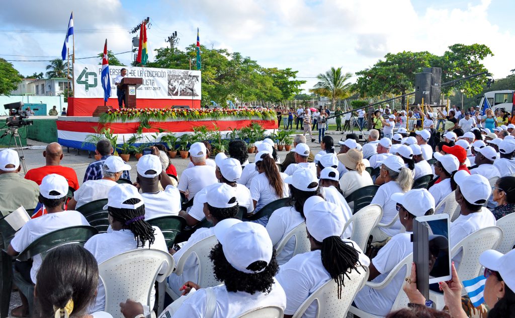 aniversario creacion escuelas