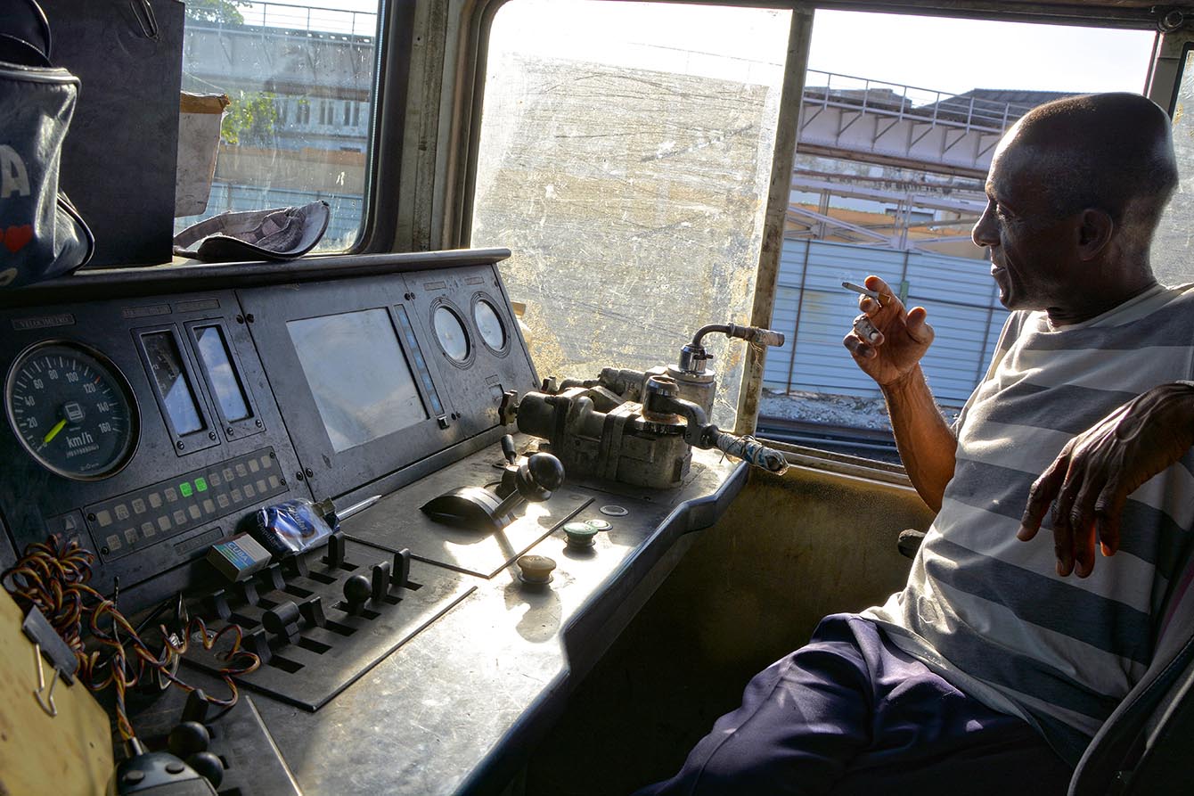 El maquinista es la persona encargada de controlar los sistemas de a bordo de cualquier vehículo ferroviario.