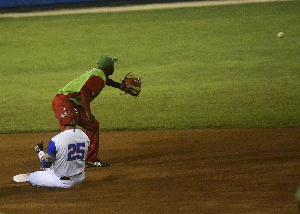 serie de pelota_ Abel Rojas 1