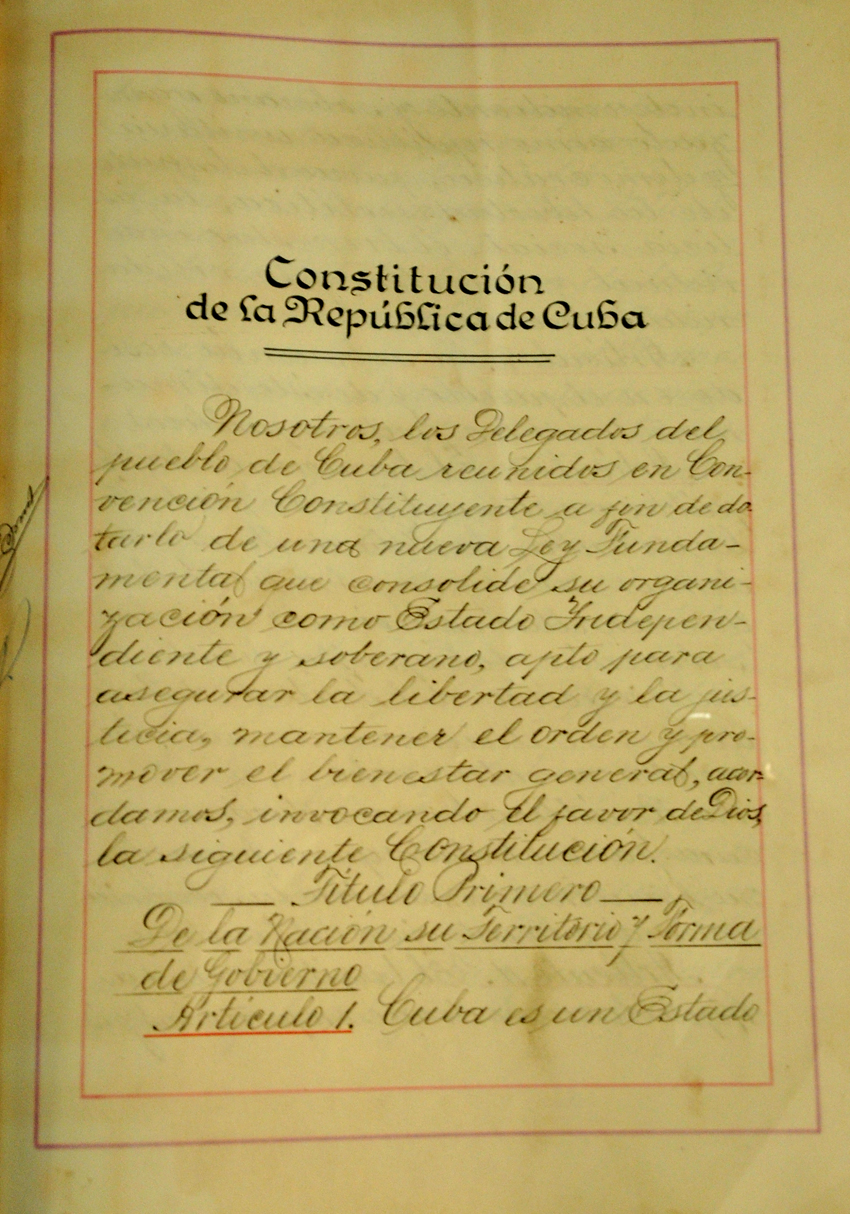 Página de la Constitución donde se observa la pulcritud de su escritura