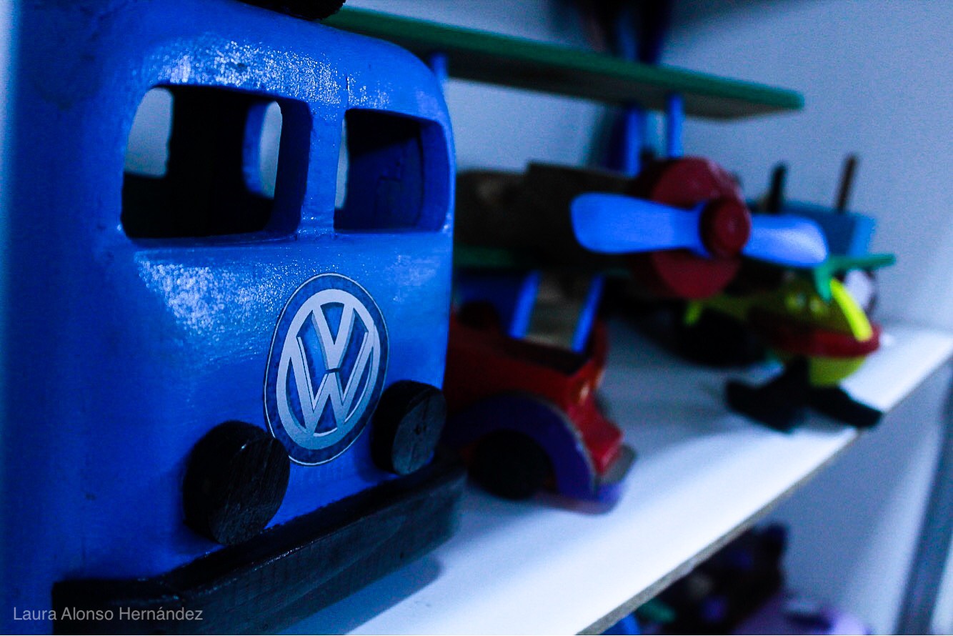 Juguetes, muebles, sobrecamas y otros artículos para los niños se pueden encontrar en los stands cubanos. Juguetes, muebles, sobrecamas y otros artículos para los niños se pueden encontrar en los stands cubanos.