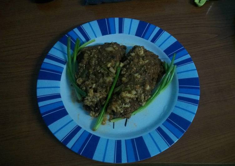 Filete de claria empanizado con verduras