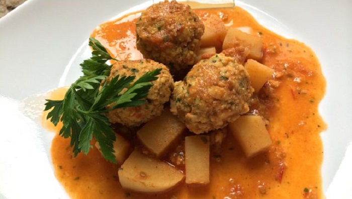 Albóndigas de pescado con patatas