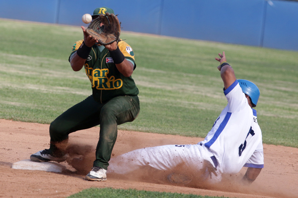 Leones-Vegueros -Serie nacional béisbol