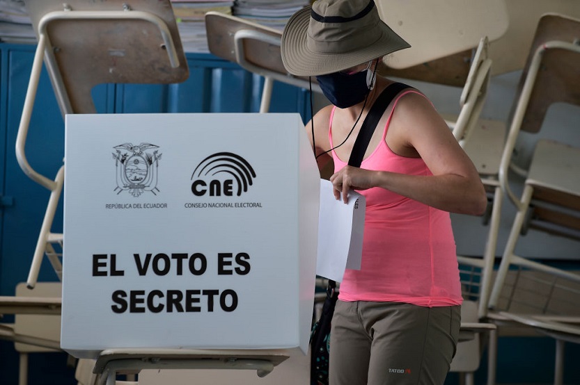 Recuentos-votos-elecciones-Ecuador