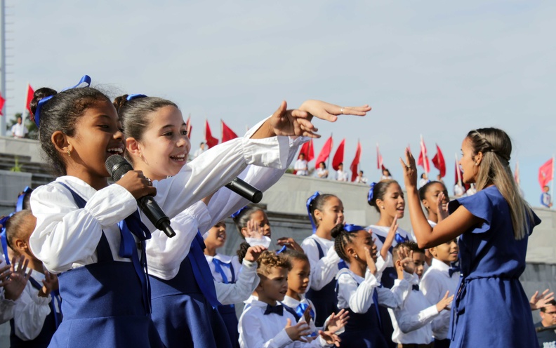 Desfile 28 de enero de 2023 en hoenaje a Martí