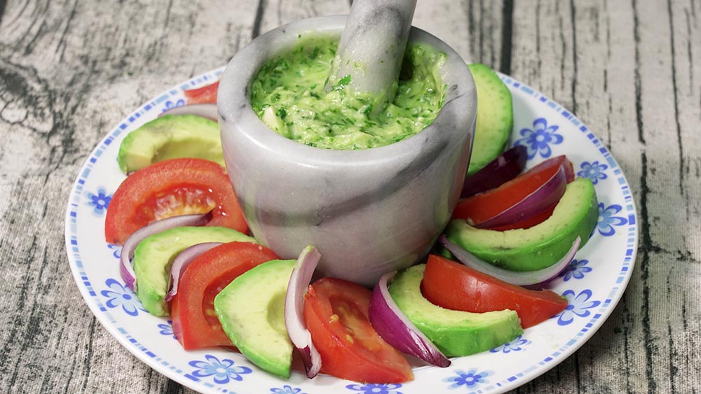 Ensalada de tomate y aguacate (Cocina casera y fácil)