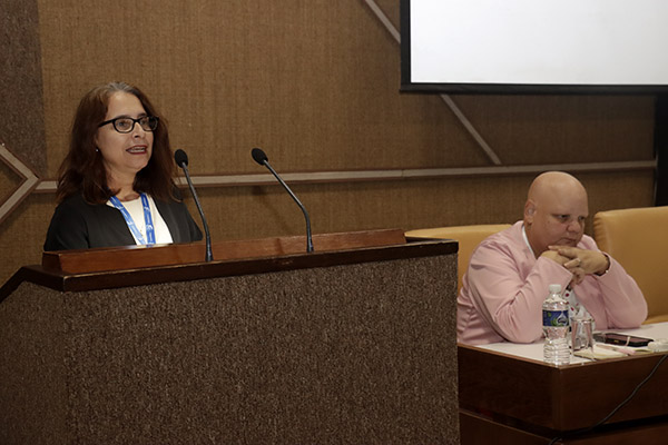 Las doctoras en ciencias Keyla R. Estévez García y Yeny Borrego Dot, del CEJ, en la X Convención Internacional de Actividad Física y Deportes (Afide 2023).