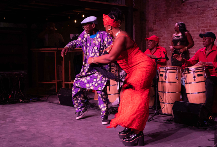 Bailarines de Muñequitos de Matanza, en Getting Funky in Havana