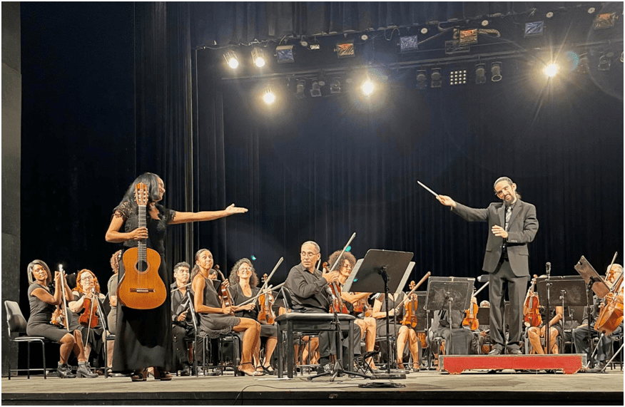 Concierto de la Orquesta Sinfónica Nacional en la sala Covarrubias del Teatro Nacional en La Habana.