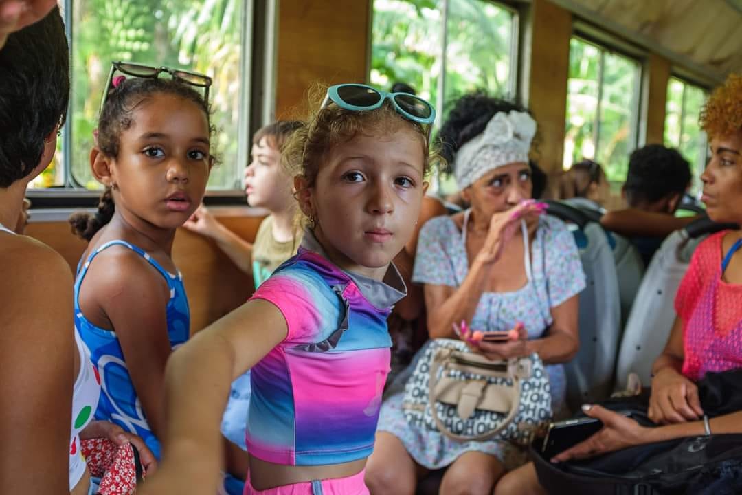 El Tren de la Playa Recesa y Regresará (Naturaleza Secreta de Cuba)