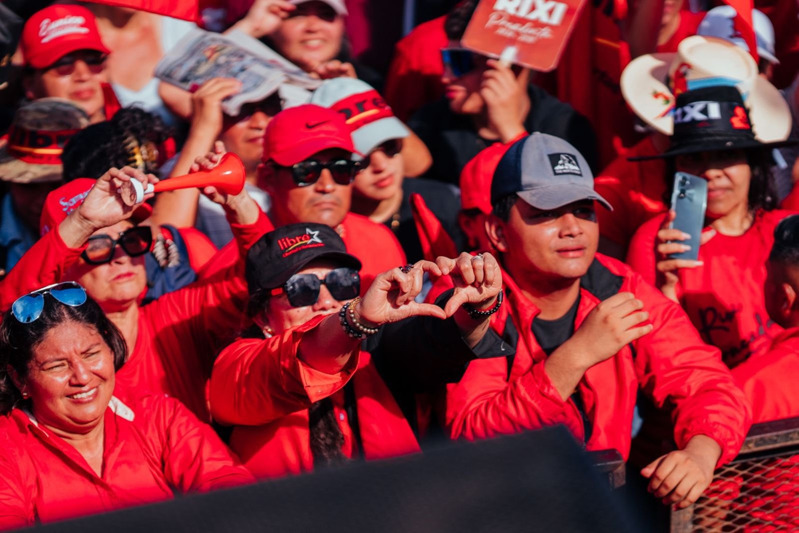 Movilización masiva en la ciudad de San Pedro Sula respalda la candidatura de Rixi Moncada. Foto: Tomada de @RixiPresidenta en X Movilización masiva en la ciudad de San Pedro Sula respalda la candidatura de Rixi Moncada. Foto: Tomada de @RixiPresidenta en X