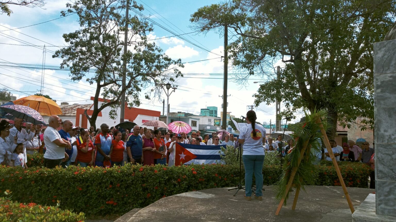 Manifestación solidaria en la ciudad de Holguin: Foto: Nelsy Yamirka González Pérez Manifestación solidaria en la ciudad de Holguin: Foto: Nelsy Yamirka González Pérez