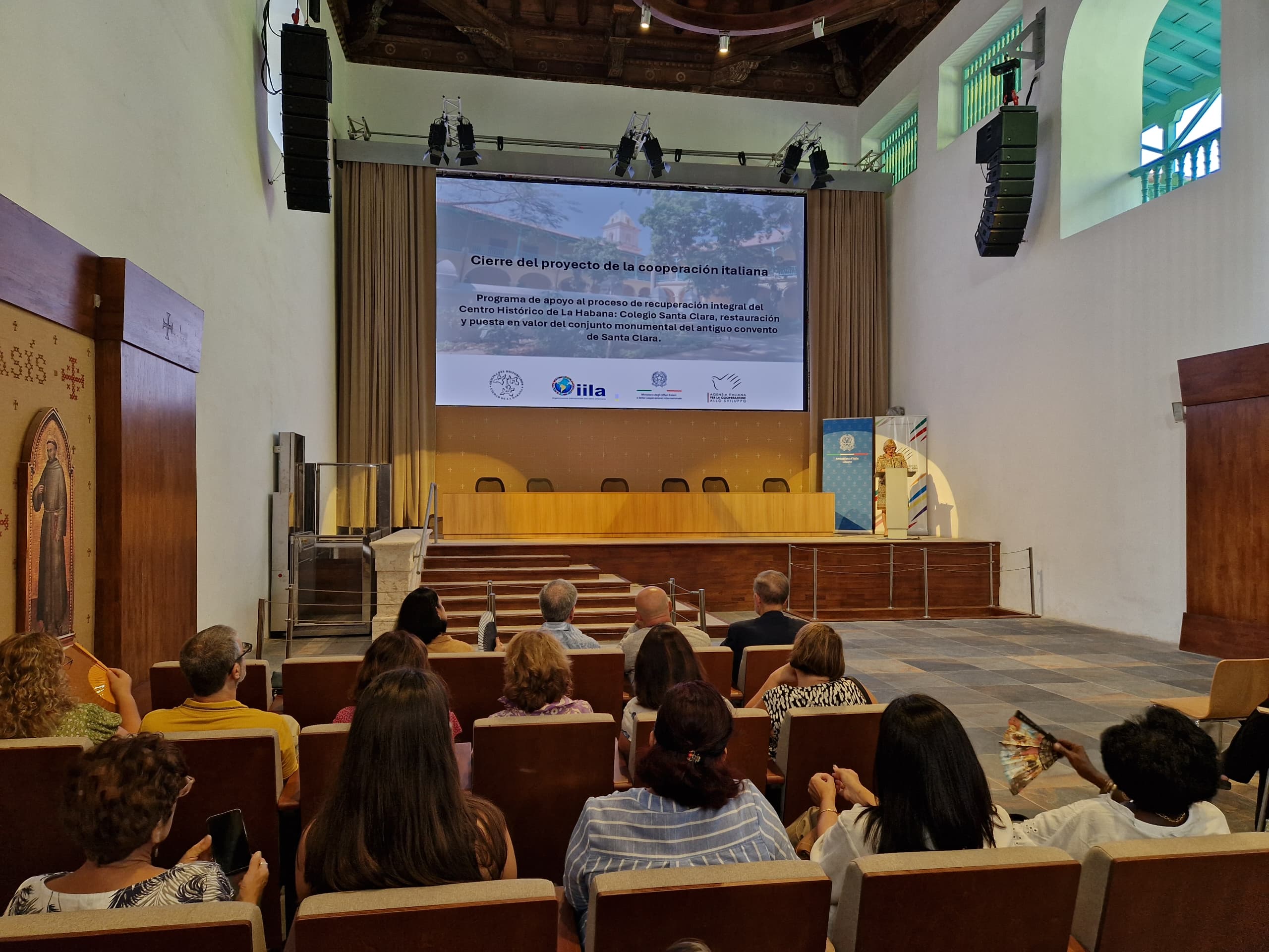 Curso de restauración en el Colegio Santa Clara  Curso de restauración en el Colegio Santa Clara