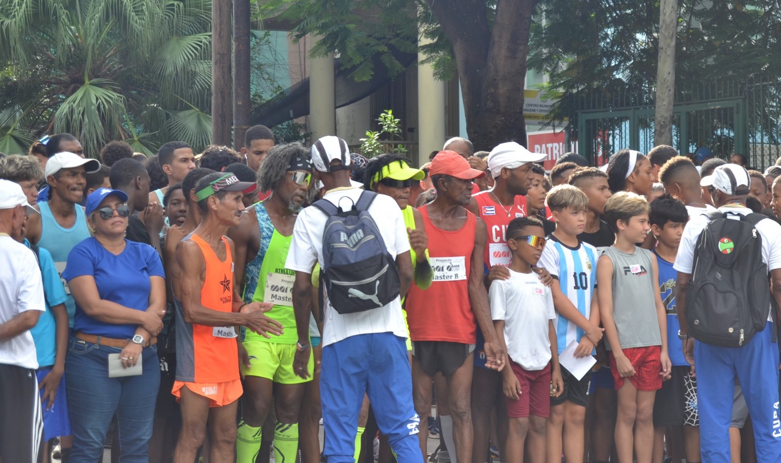 La carrera por el 10 de octubre, en La Habana. Foto: Sheila Moten La carrera por el 10 de octubre, en La Habana. Foto: Sheila Moten