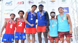 Al centro, la dupla cubana de Verane-Gómez. Foto: Norceca