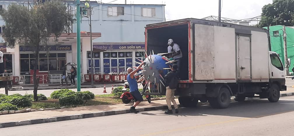 Santiago de Cuba se prepara ante el inminente paso del huracán Melissa Santiago de Cuba se prepara ante el inminente paso del huracán Melissa
