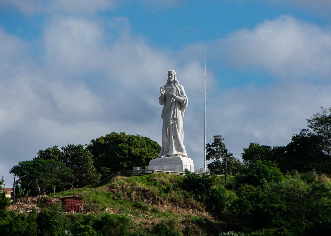 El Cristo de La Habana se encuentra a la entrada de la bahía. Foto: Alejandro Leonardo Benítez Guerra/ Cubahora