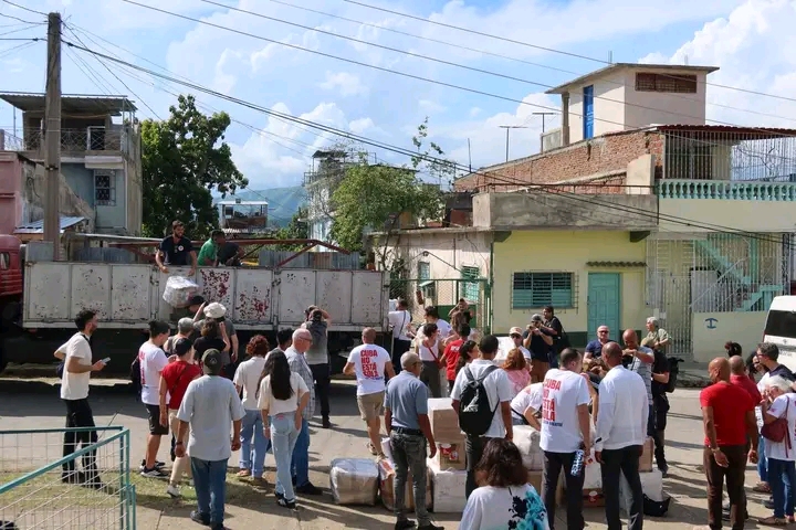 Convoy en Universidad de Ciencias Médicas de Santiago de Cuba