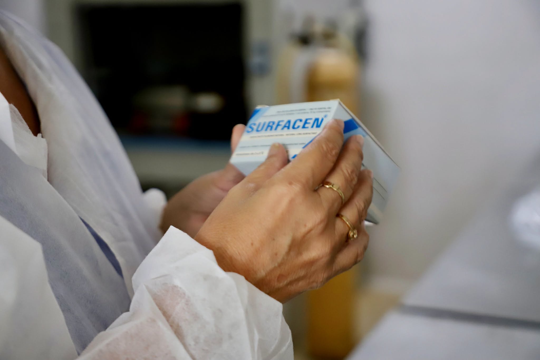 Surfacen: el medicamento cubano que salva vidas