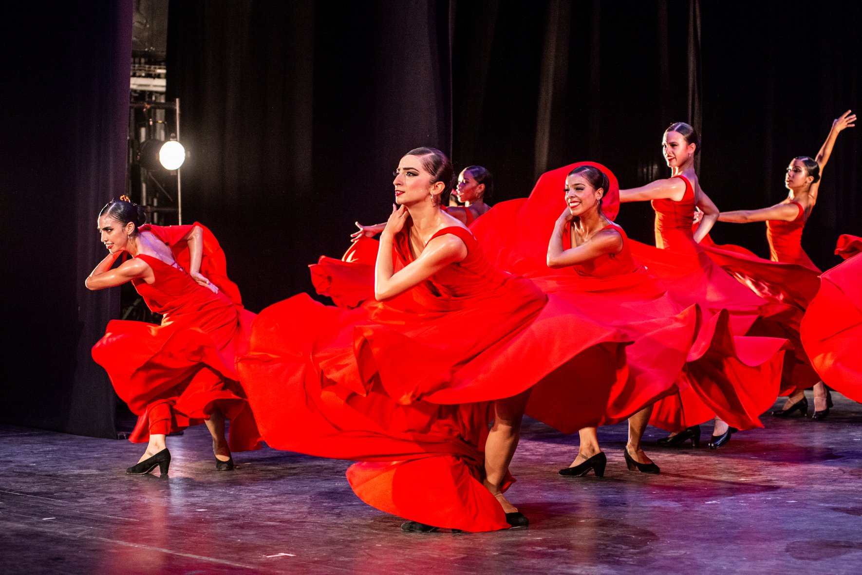 Compañía Lizt Alfonso Dance Cuba en el Teatro Martí