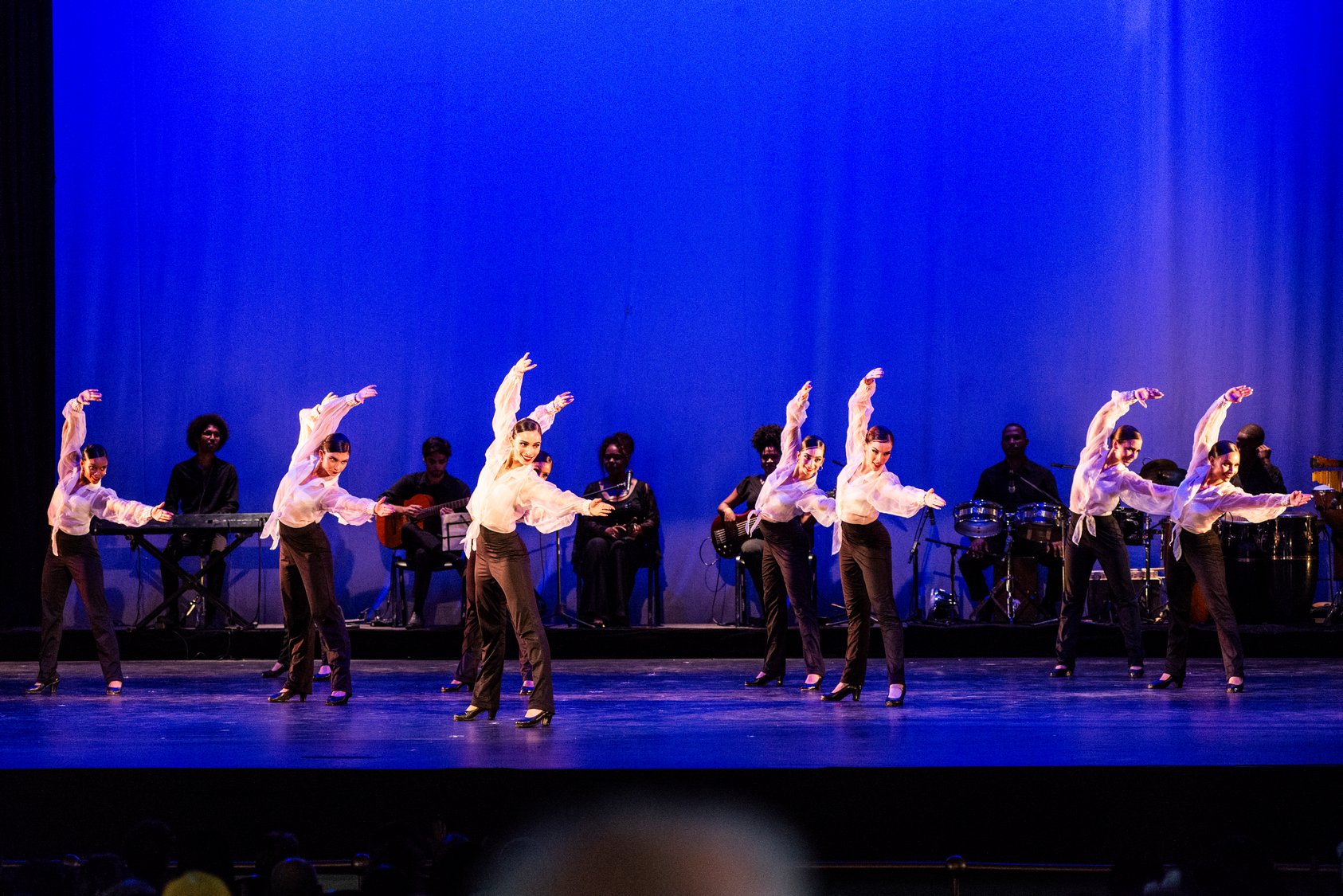Compañía Lizt Alfonso Dance Cuba en el Teatro Martí